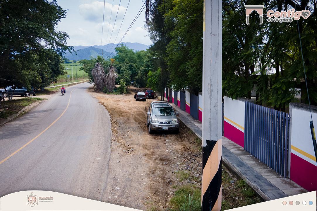 Hoy arrancamos el arreglo de una calle más en #LaPurísima a un costado de la carretera junto a la escuela primaria Benito Juárez.